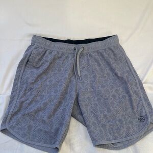 Travis Matthew Pineapple Grey Patterned Athletic Shorts Sz 32
